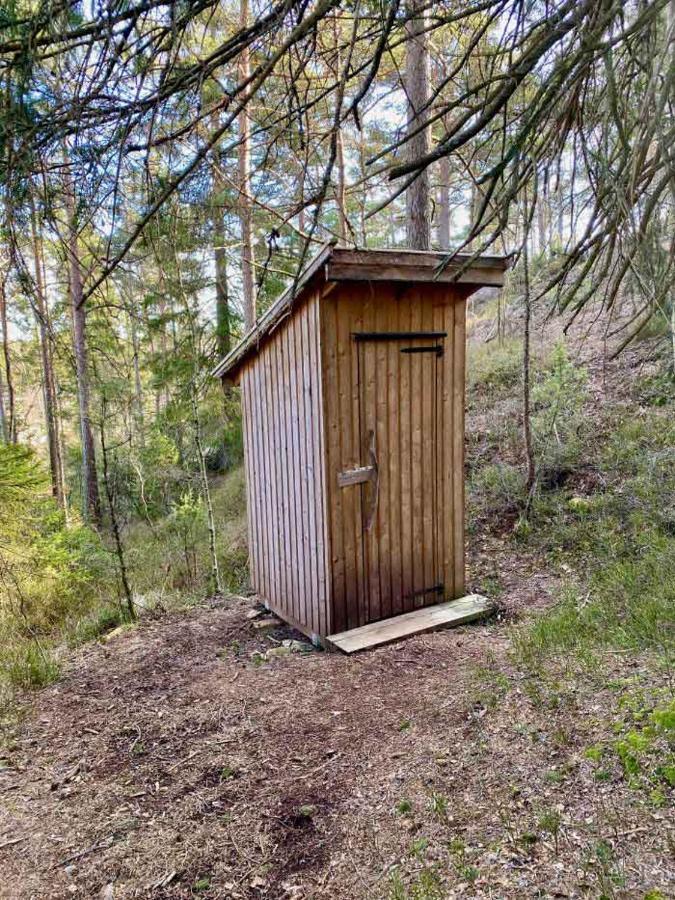 Tretopphytter Pa Grensen - Elghytta Med Robat Og Gjeddefiske Halden Exteriör bild