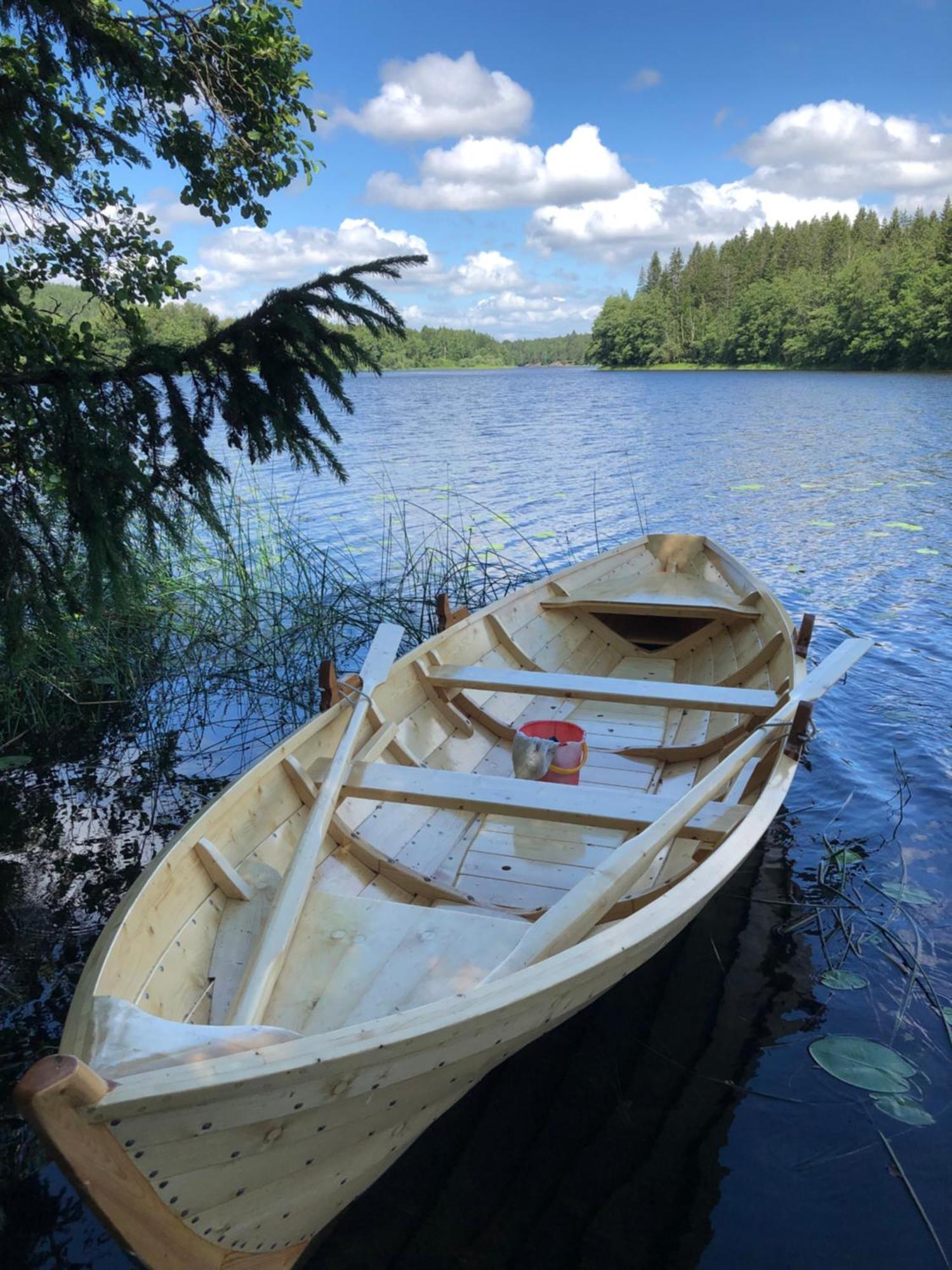 Tretopphytter Pa Grensen - Elghytta Med Robat Og Gjeddefiske Halden Exteriör bild